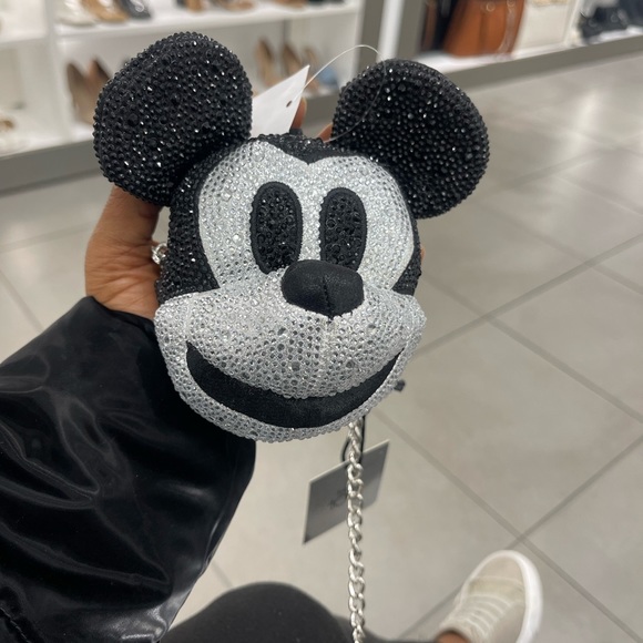 Disney x ALDO Platinum Collection. Crossbody also used as a purse accessory - Picture 6 of 6